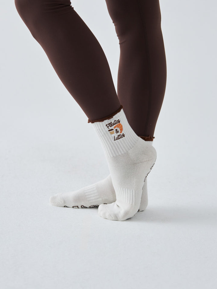 Skarpetki Antypoślizgowe z Haftem - Pilates & Lattes