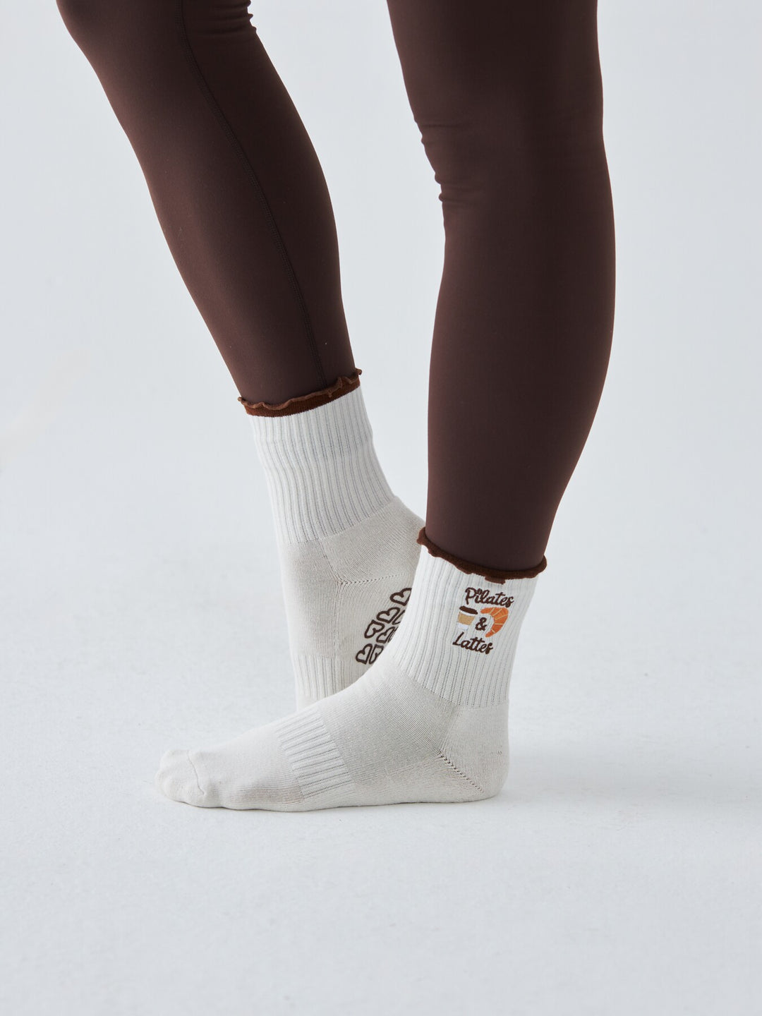 Skarpetki Antypoślizgowe z Haftem - Pilates & Lattes