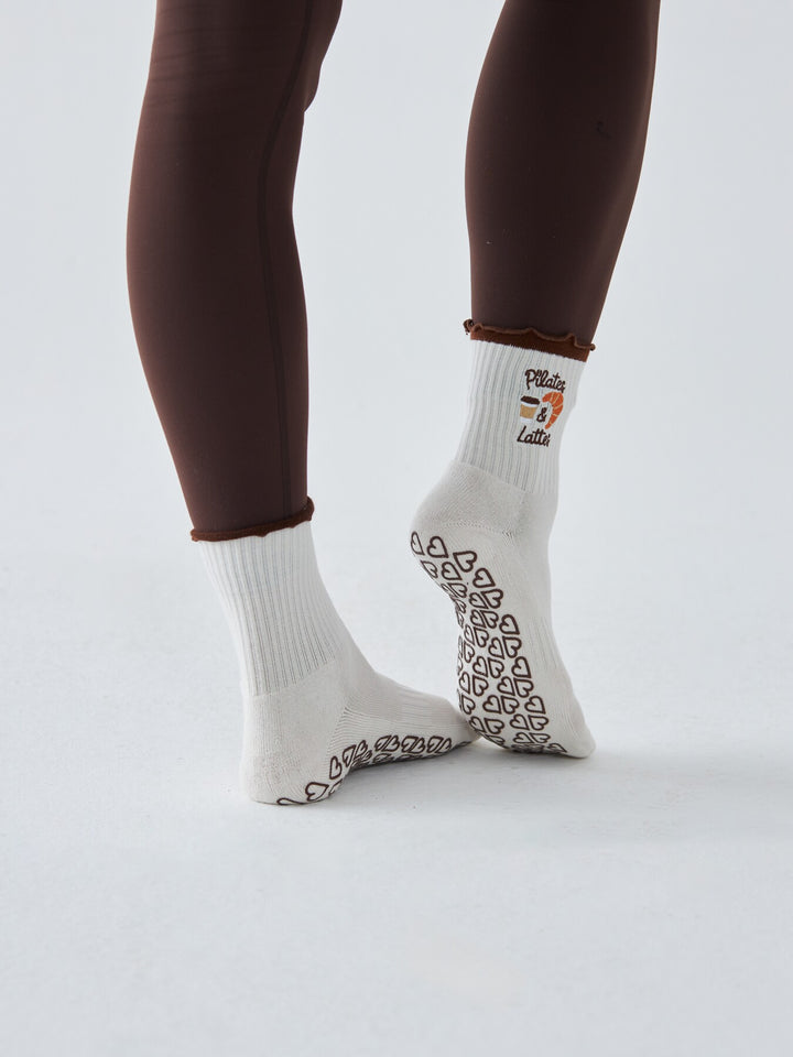 Skarpetki Antypoślizgowe z Haftem - Pilates & Lattes