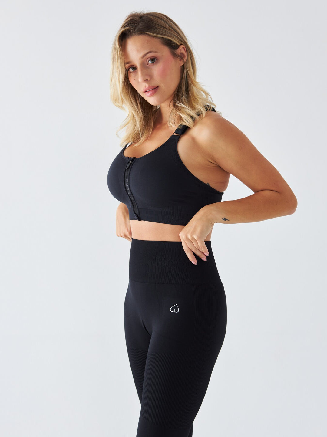 Czarny Stanik Sportowy Zapinany z Przodu - Ultra