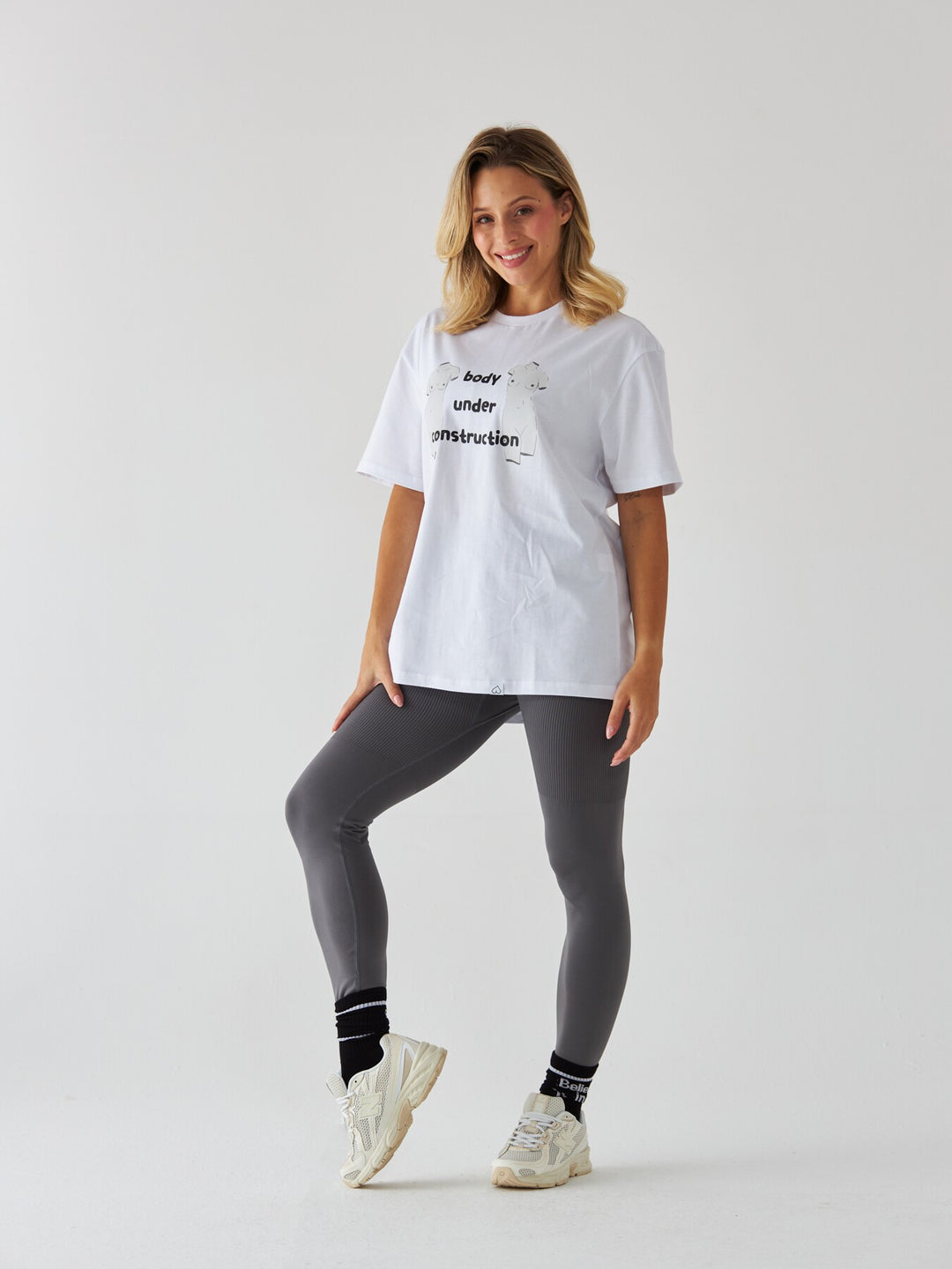Biały T-shirt Damski - Body Under Construction