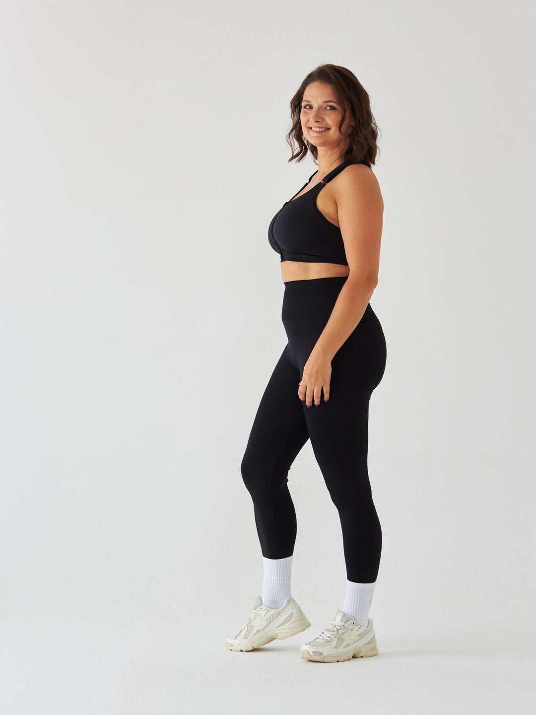 Czarny Stanik Sportowy na Duży Biust - Ultra