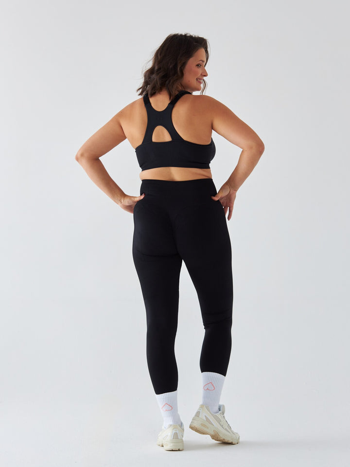 Czarny Stanik Sportowy na Duży Biust - Ultra