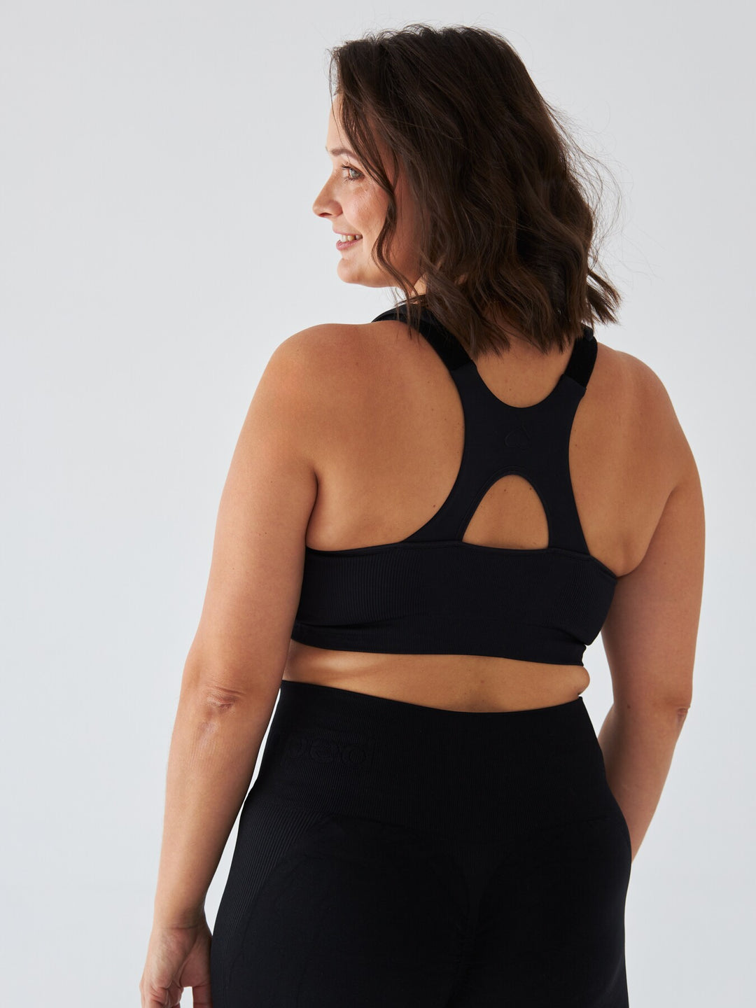 Czarny Stanik Sportowy na Duży Biust - Ultra
