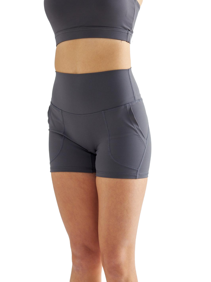 Grå sportshorts med lommer - passer mig